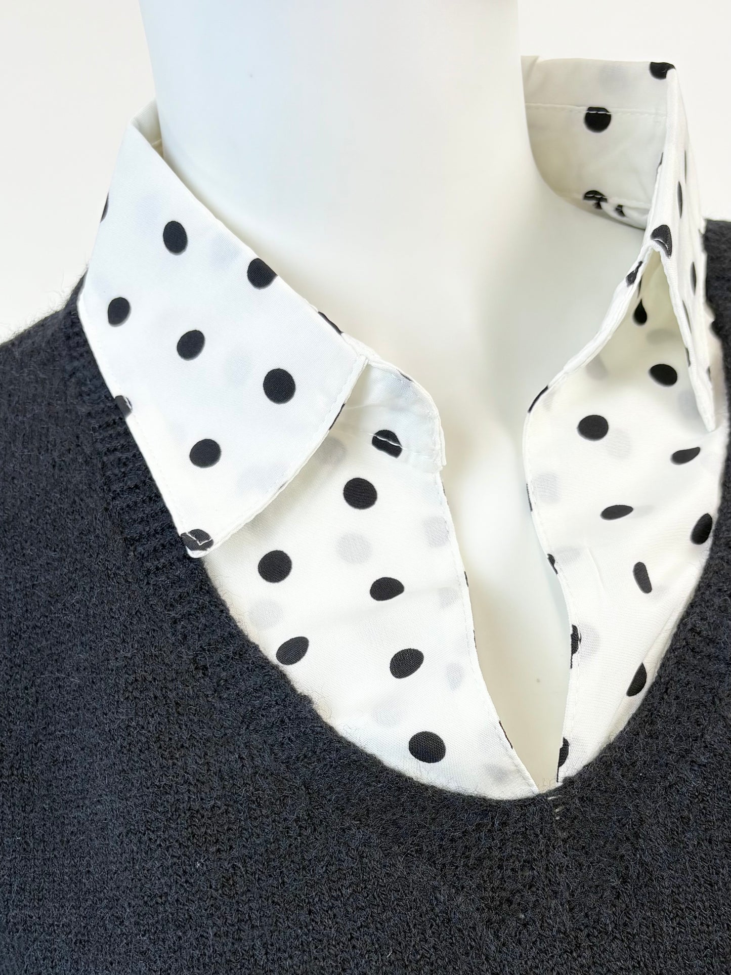 Pullover mit Polka-Dot Blusenkragen schwarz, Gr. 36-42