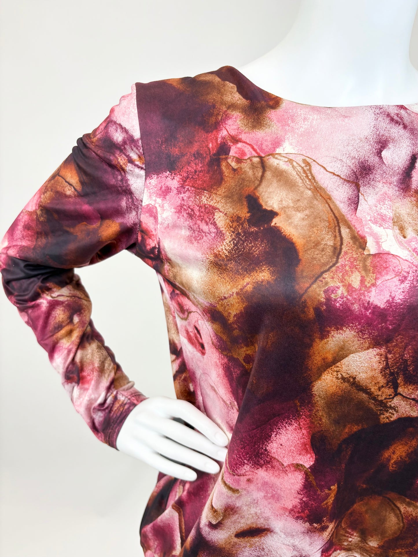 Langarmshirt mit Aquarell-Print in Rot- und Brauntönen, Gr. 34-40