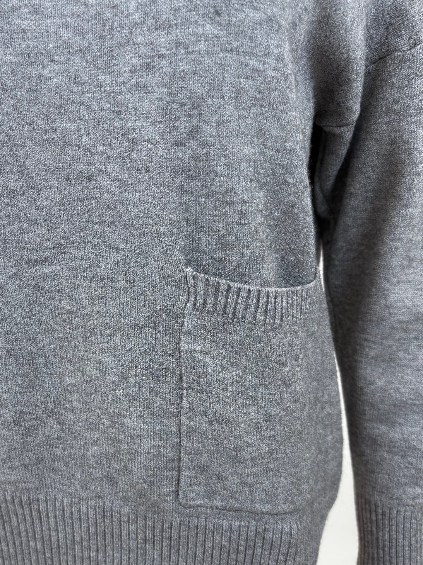 Strickpullover in Grau mit Schalkragen und Taschen , Gr. 36-42