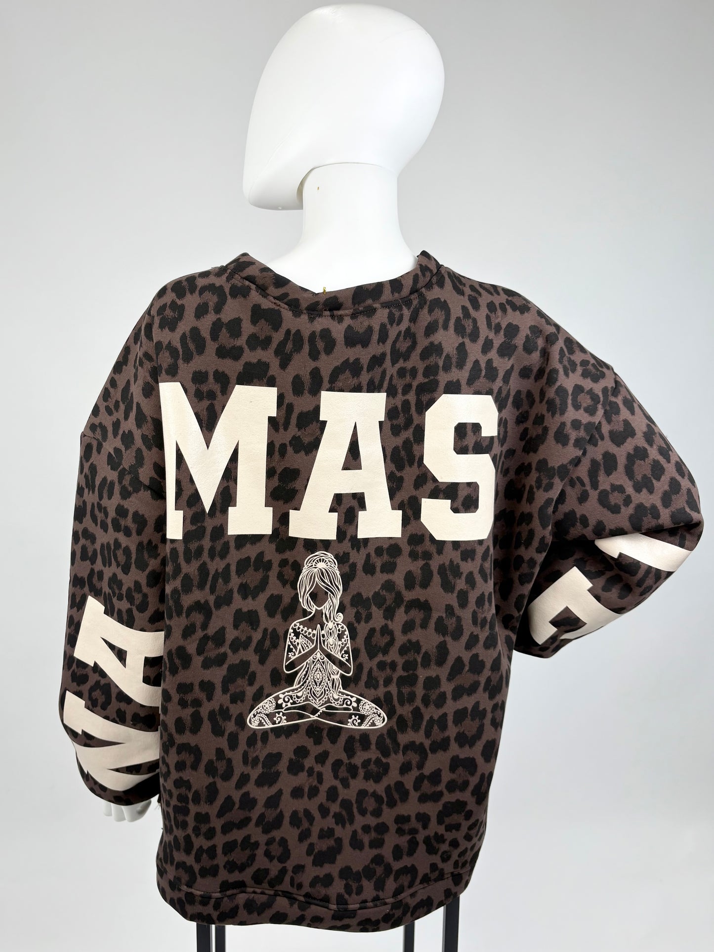 Oversized Leopard Print Sweatshirt "NAMASTE" Gr. 38-44