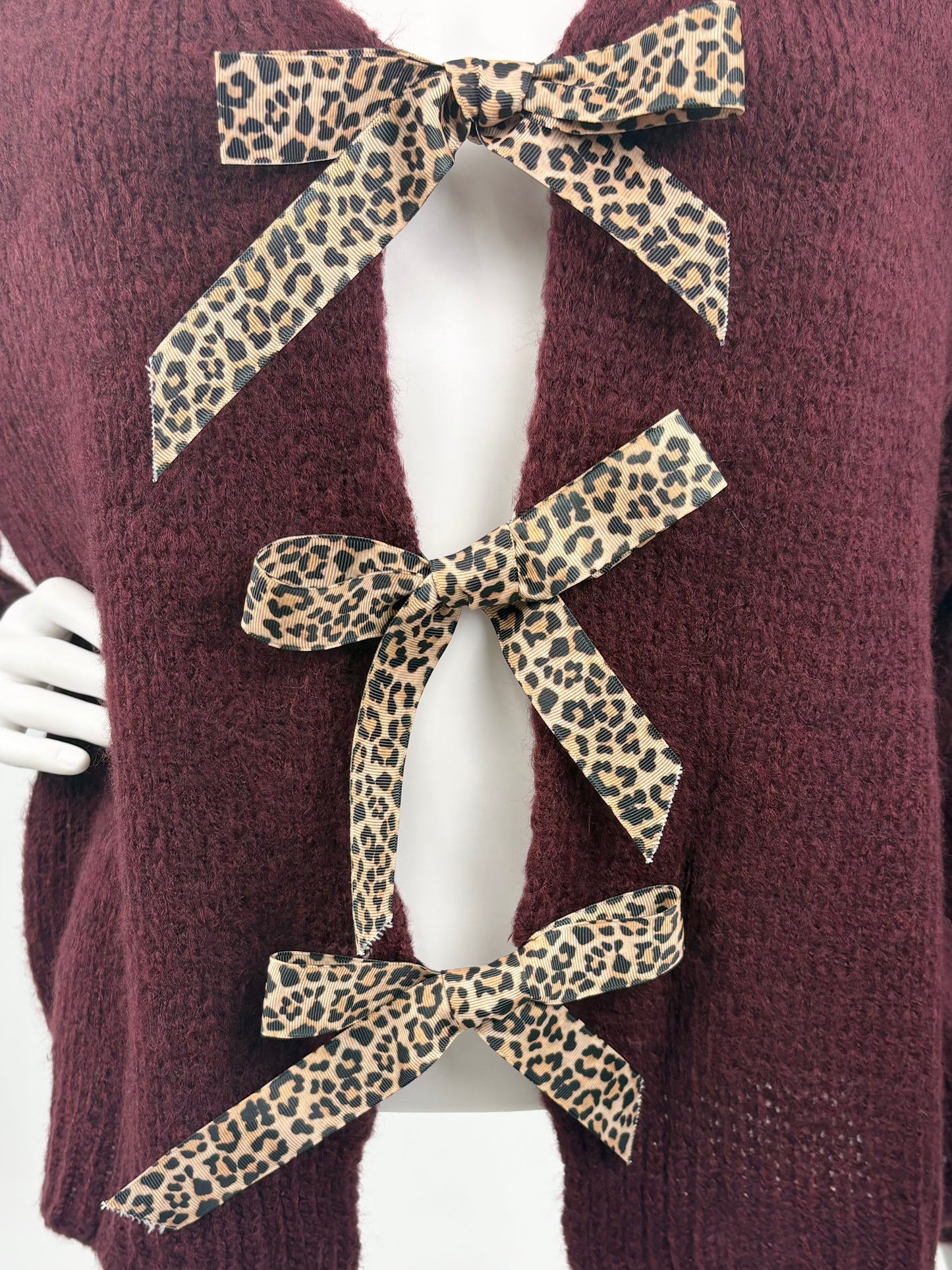 Cardigan Leo-Schleifen bordeaux, Gr. 36-44