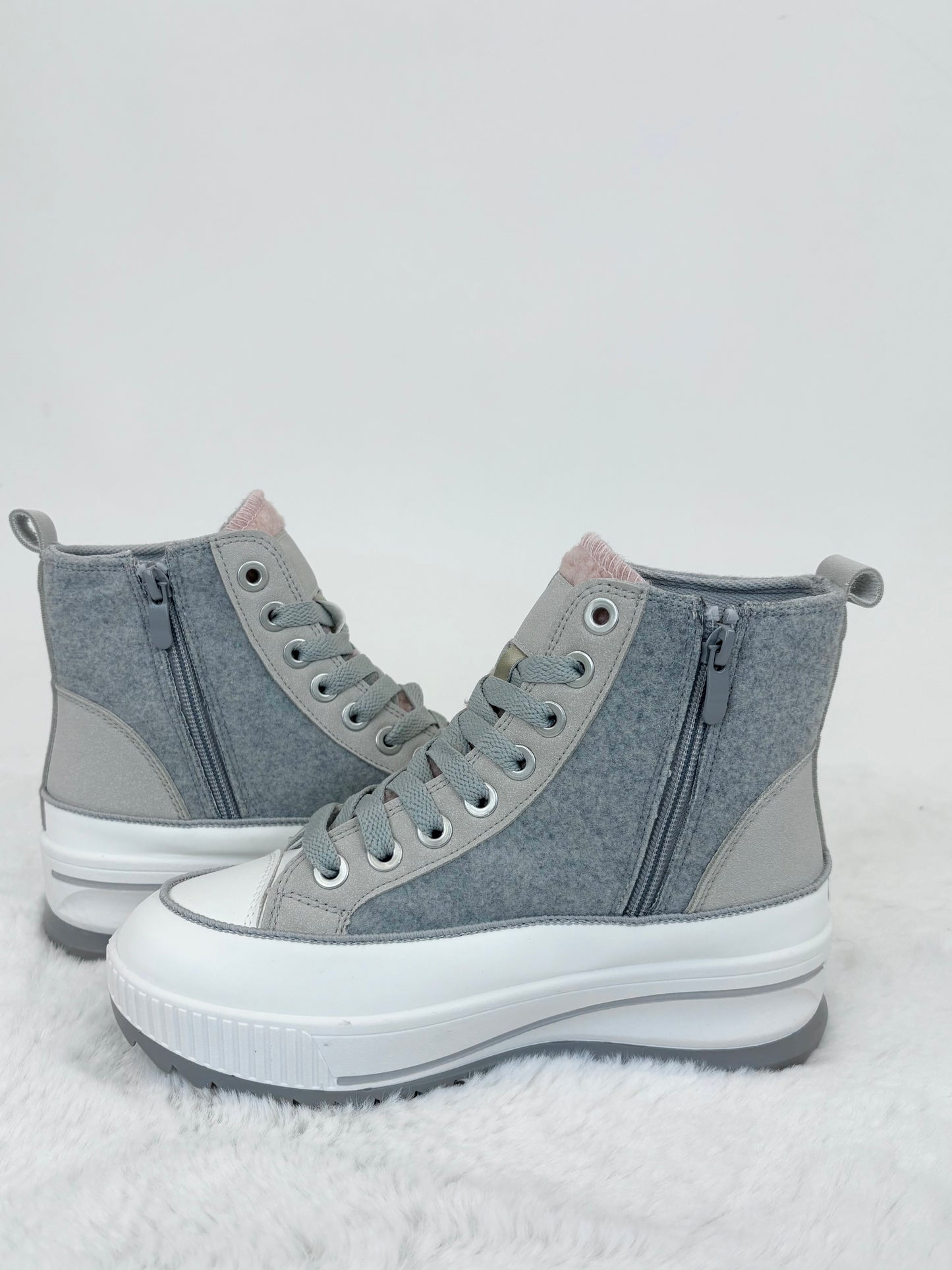 Stylische High-Top Sneaker mit Chunky-Sohle & rosa Akzenten