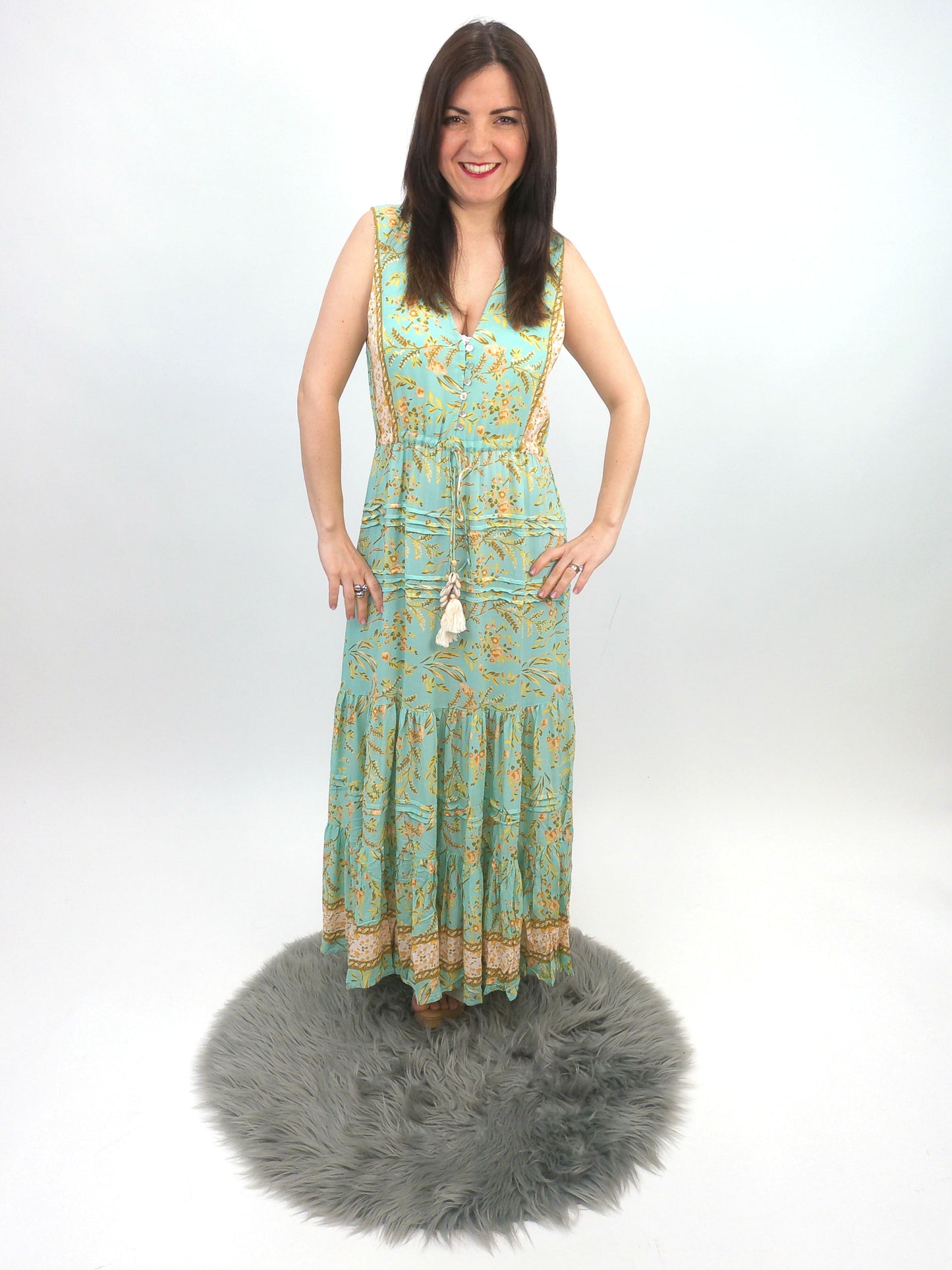 Kleid mit Blumen lang grün, Gr. 36-40