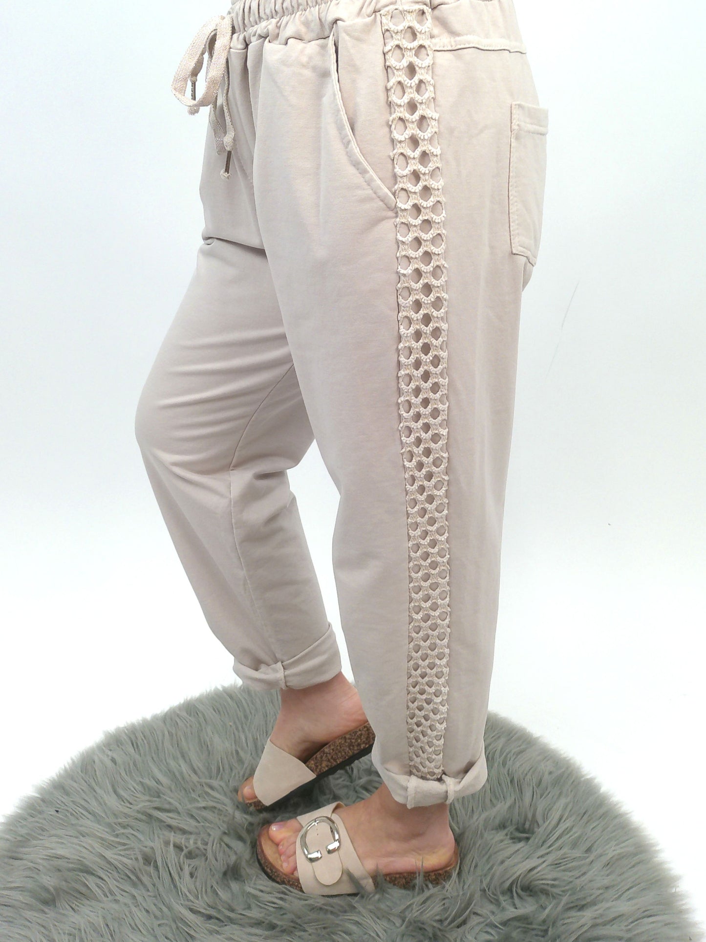 Joggerpants beige Häkeleinsatz, Gr. 36-42