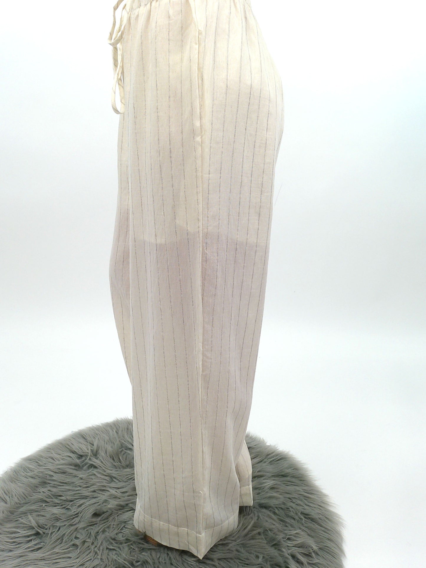 Nadelstreifenhose weit hellbeige, Gr. 36-42