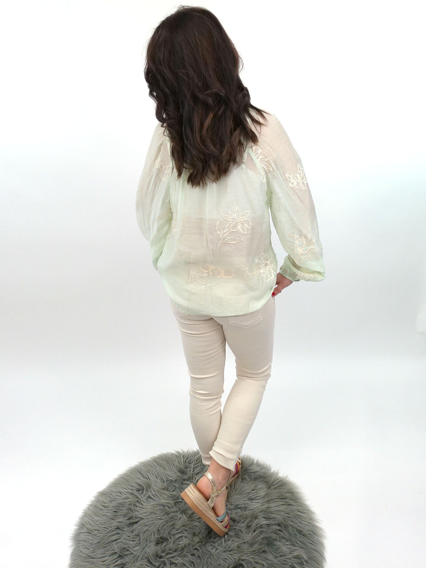 Bluse Stickerei Blumen mint, Gr. 36-42