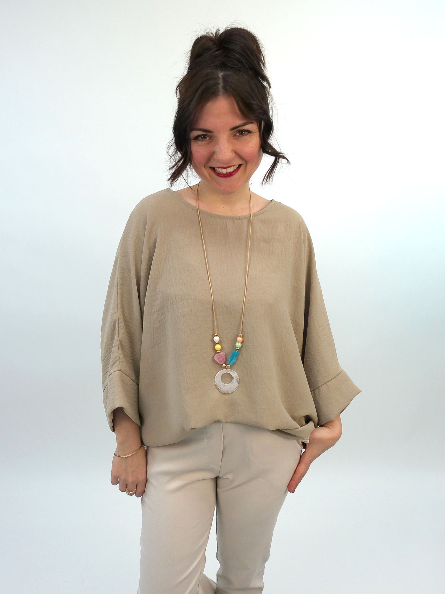 Shirt mit Kette taupe, Gr. 38-44