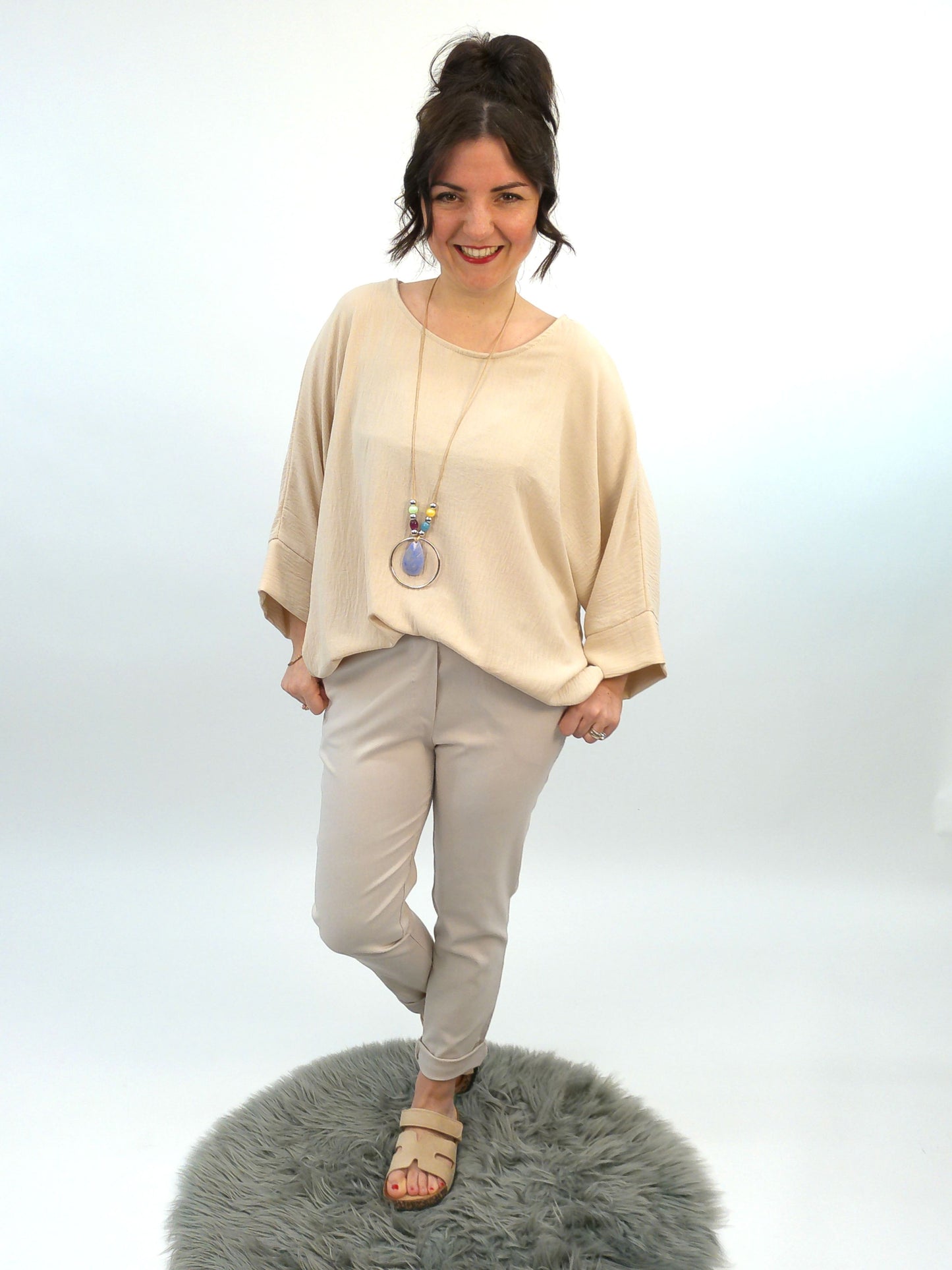 Shirt mit Kette beige, Gr. 38-44
