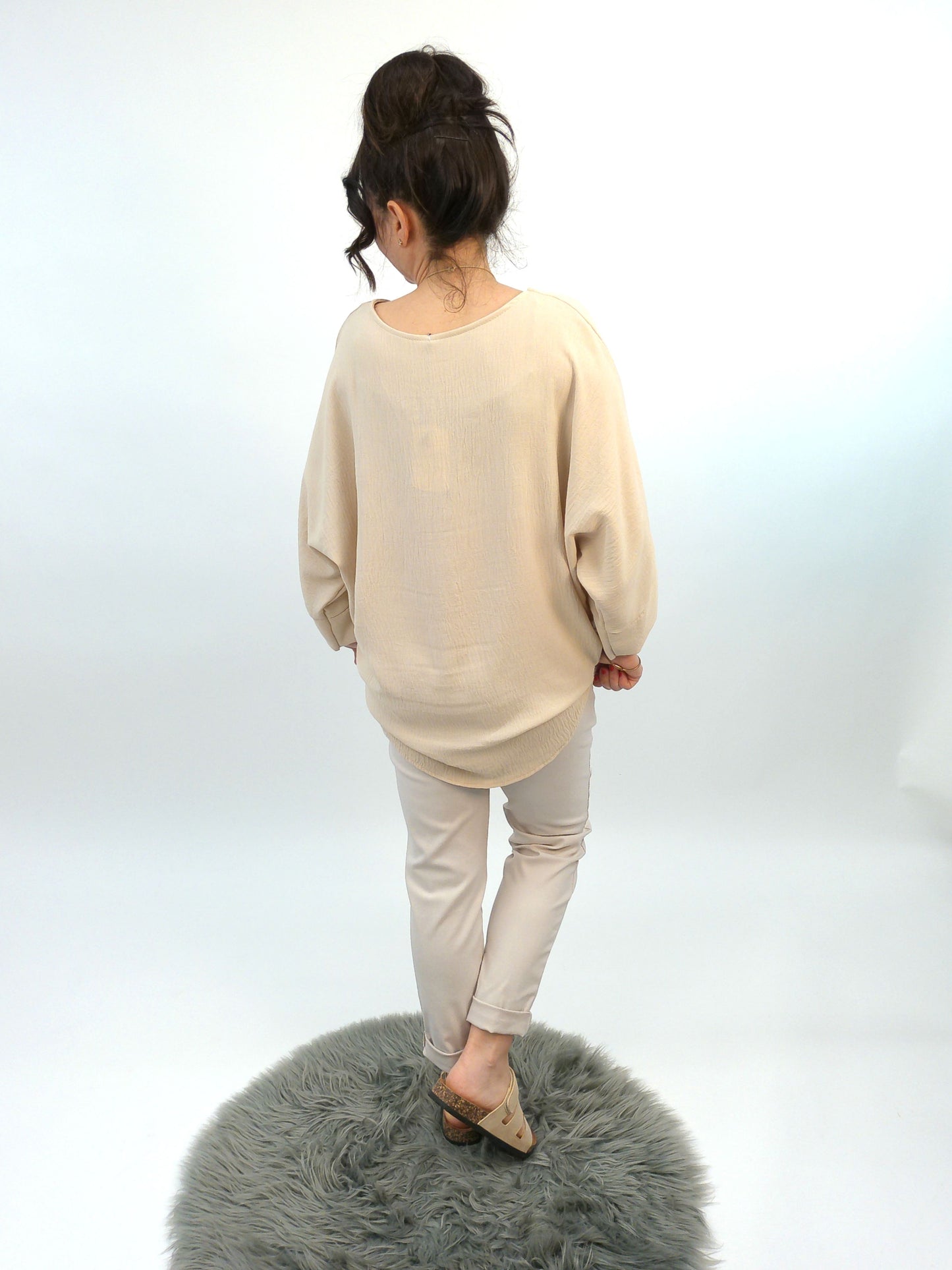 Shirt mit Kette beige, Gr. 38-44