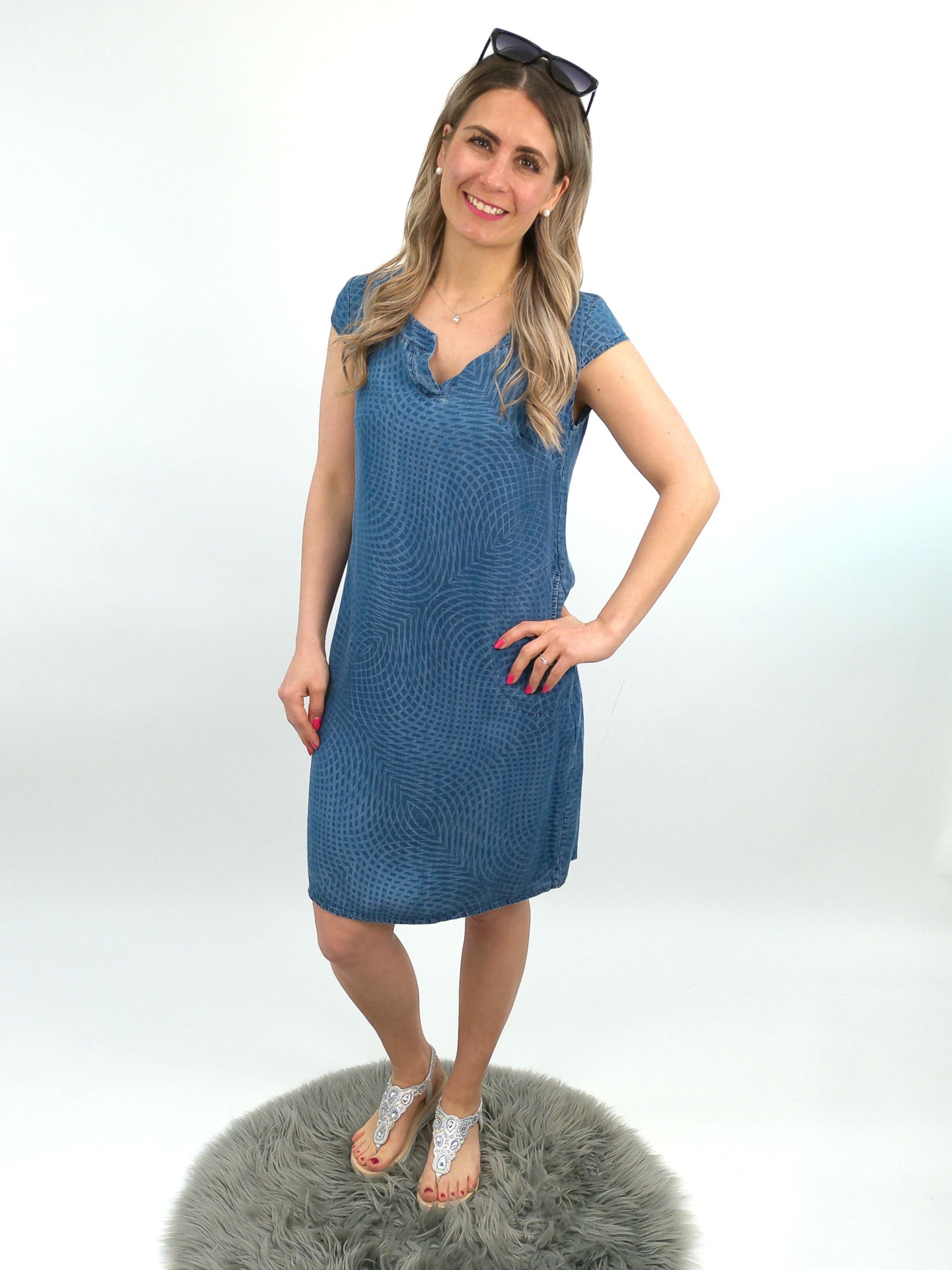 Jeanskleid mit Muster , Gr. 36-46