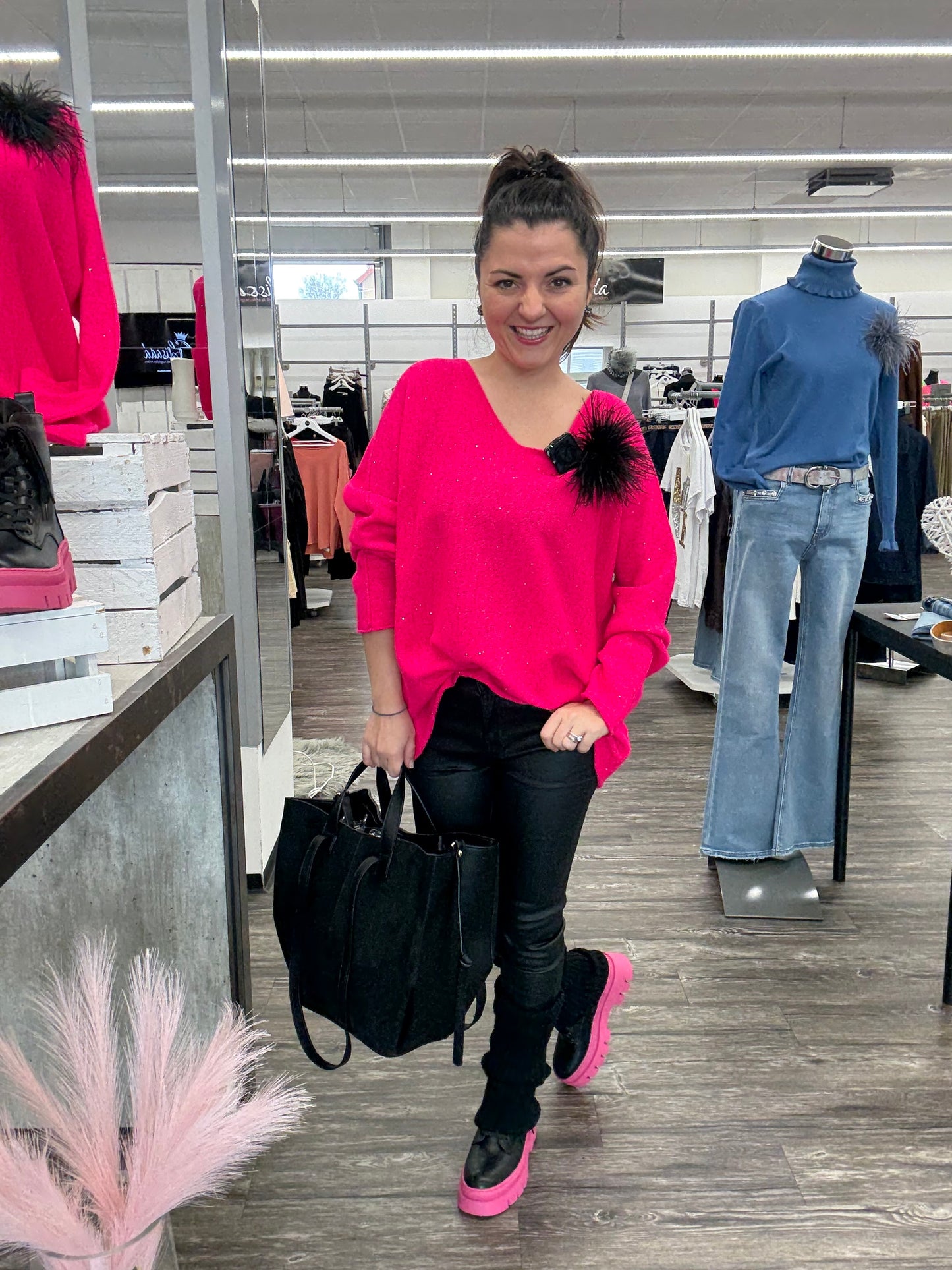 Feder-Brosche schwarz