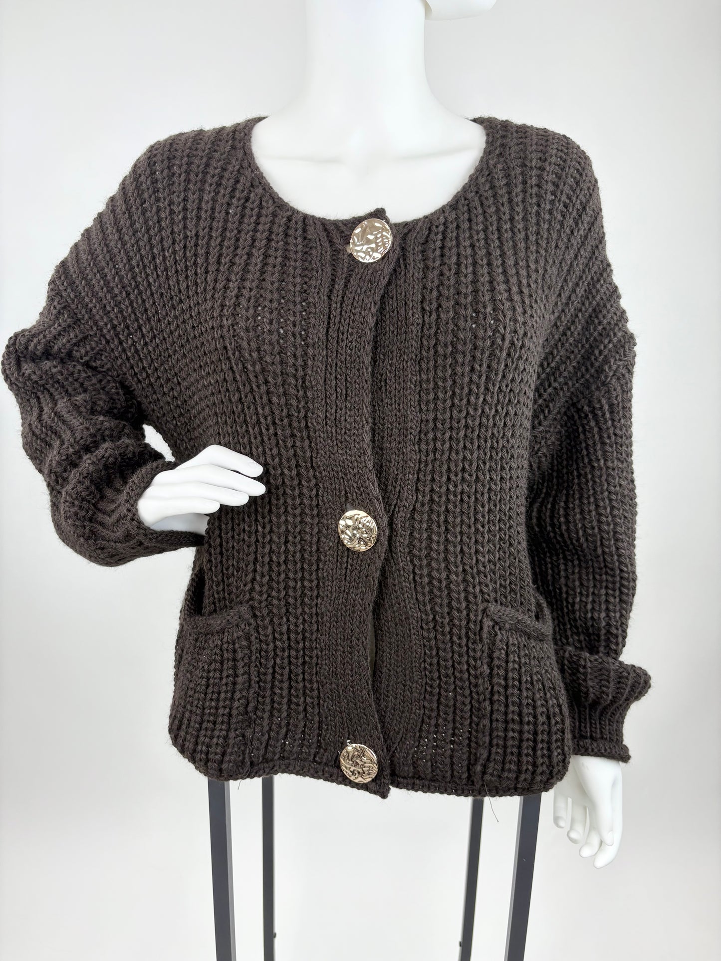 Strickcardigan braun mit goldenen Knöpfen, Gr. 36-44
