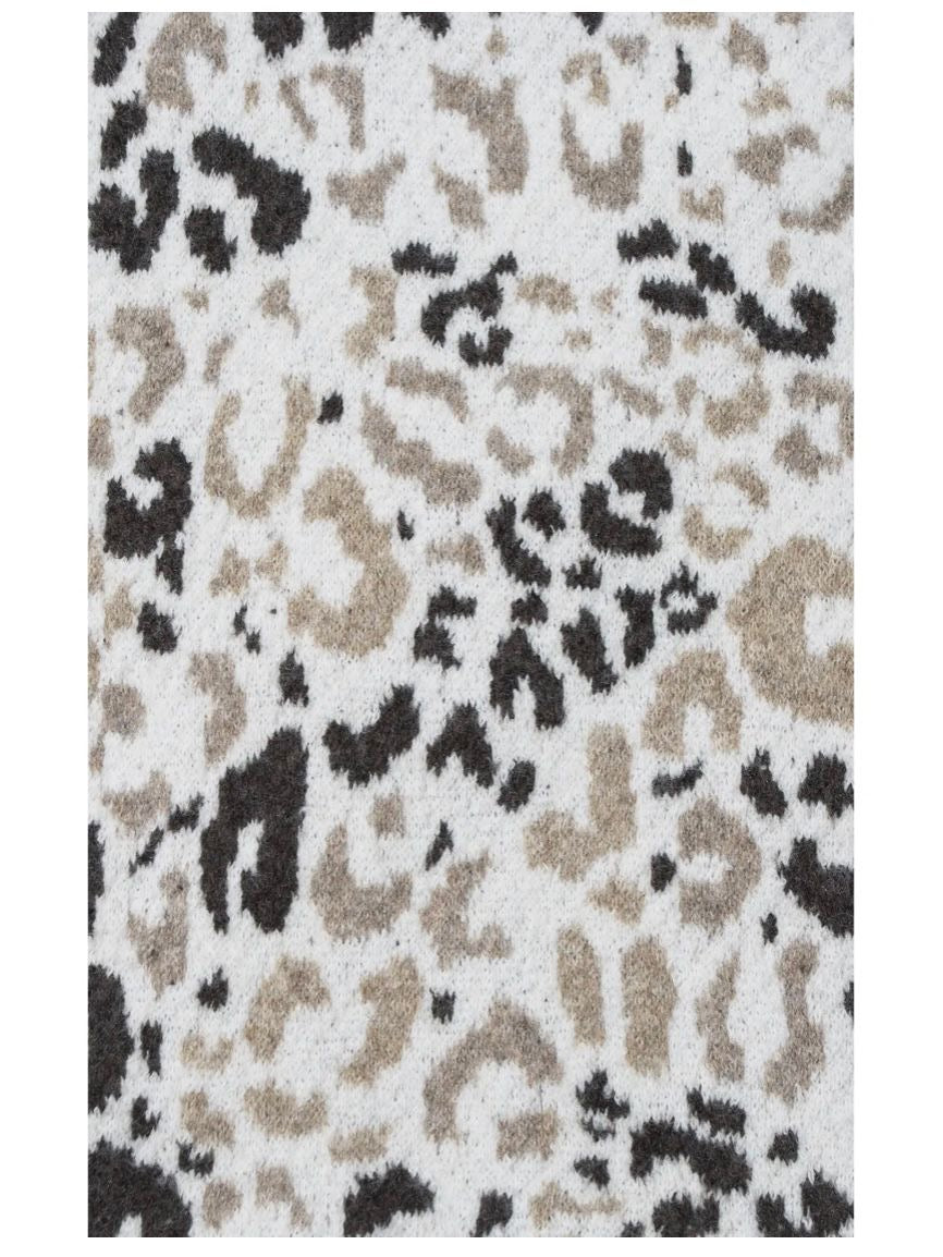 Kuscheliger XXL-Schal mit Animal-Print Creme