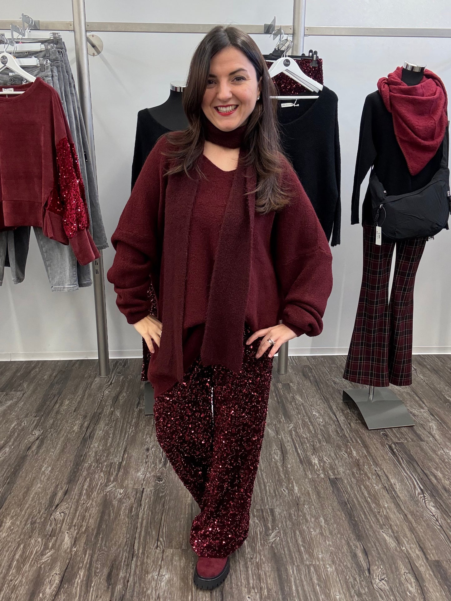 Samthose Pailletten bordeaux, Gr. 34/36 - 42/44