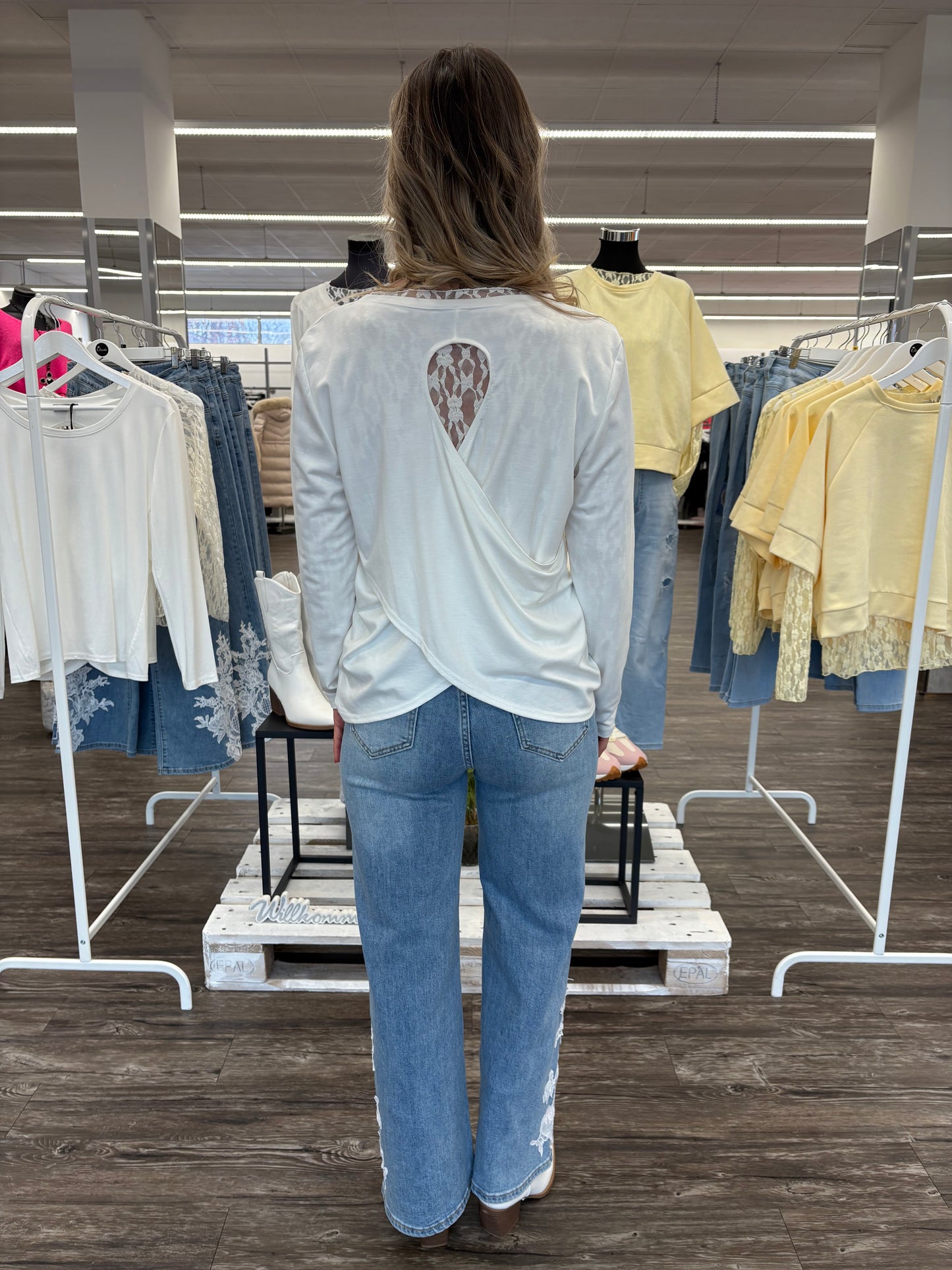 Minimal Chic Langarmshirt mit Rücken-Highlight, Gr. 36-42