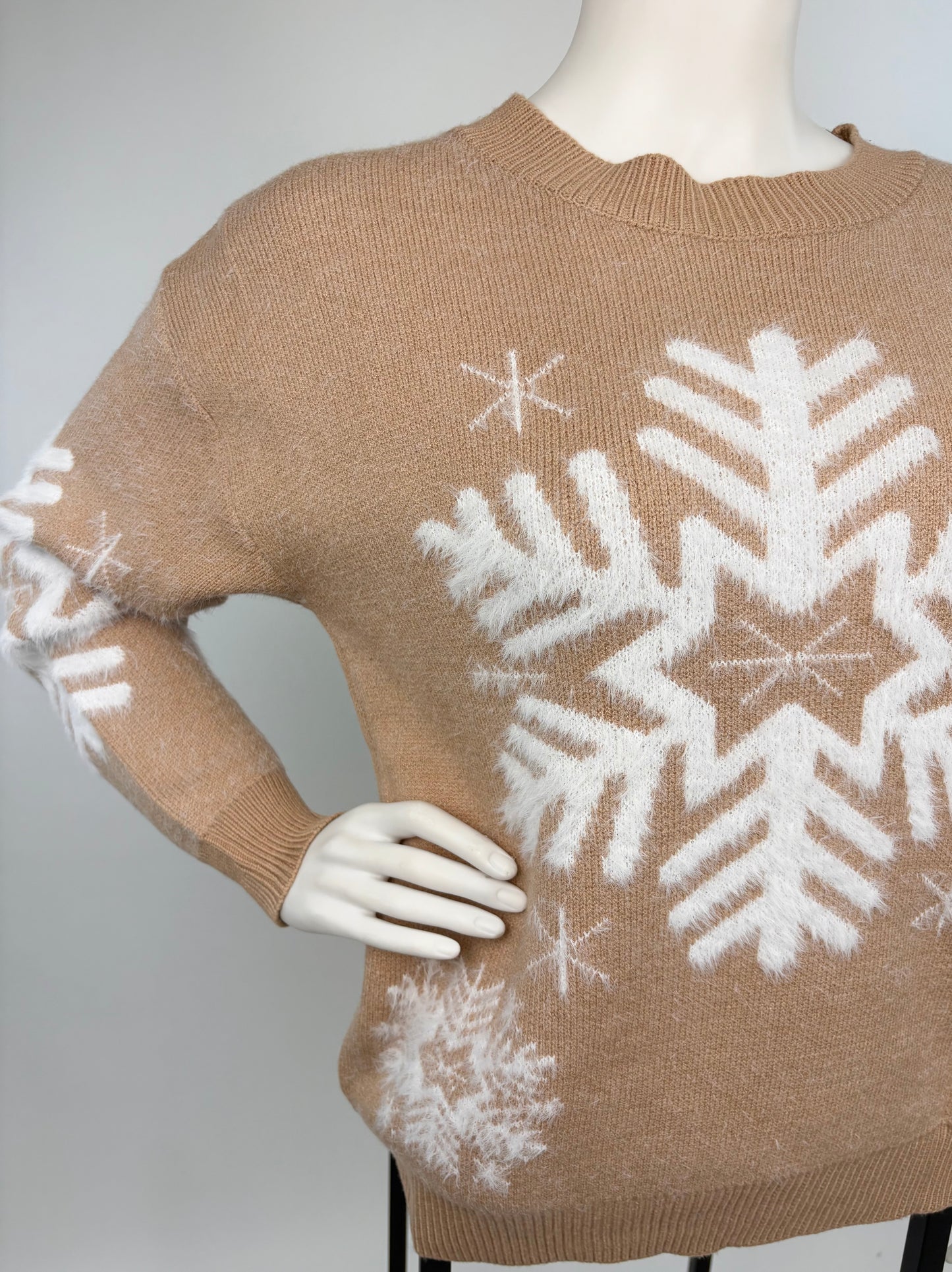 Kuschelpullover mit Schneeflockenmuster camel, Gr. 36-42