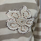 Gestreifter Pullover mit Paillettenblume, Gr. 36-42