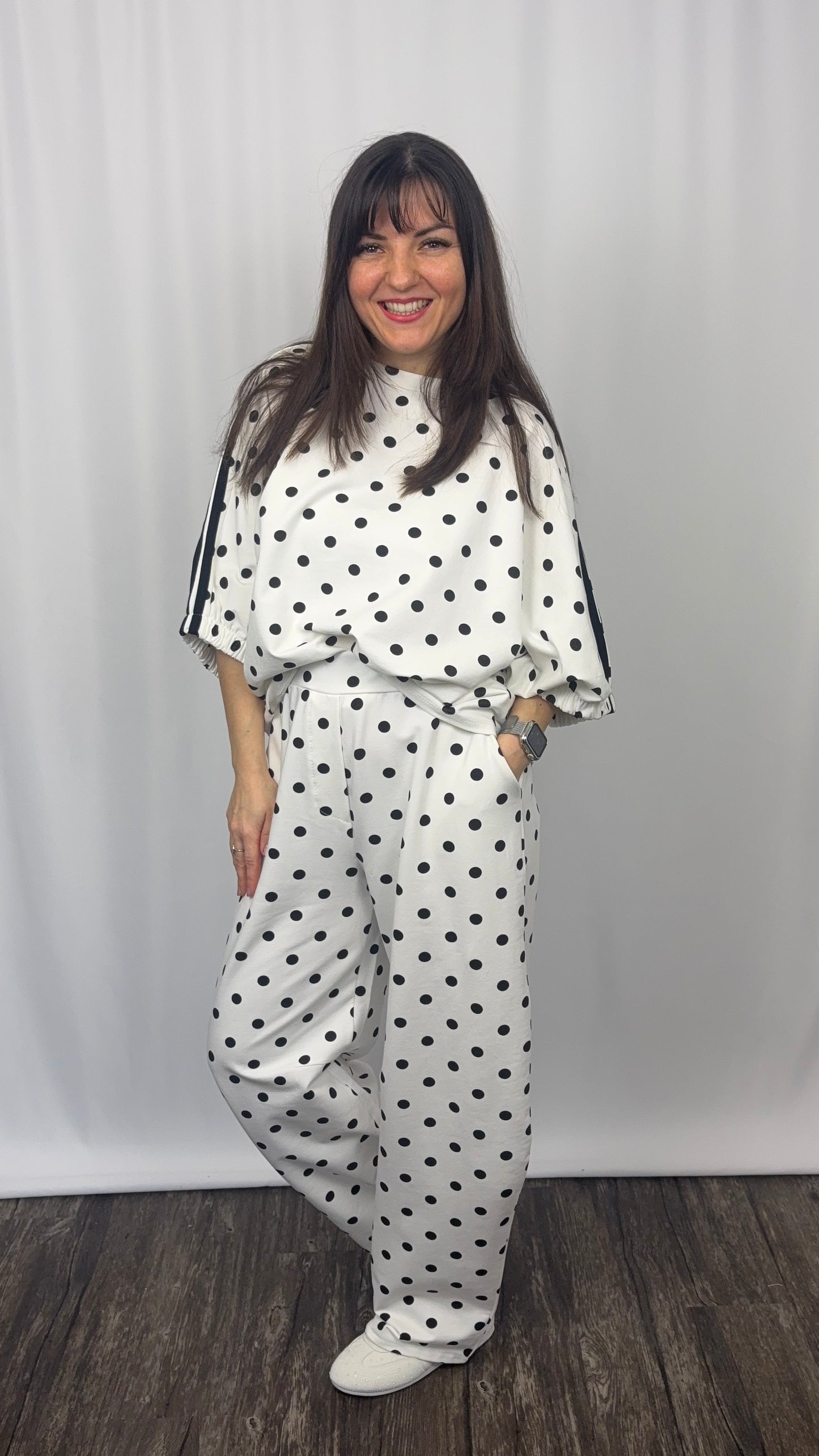 Trendige Barrel Hose Polka Dots weiß/schwarz, Gr. 38-44
