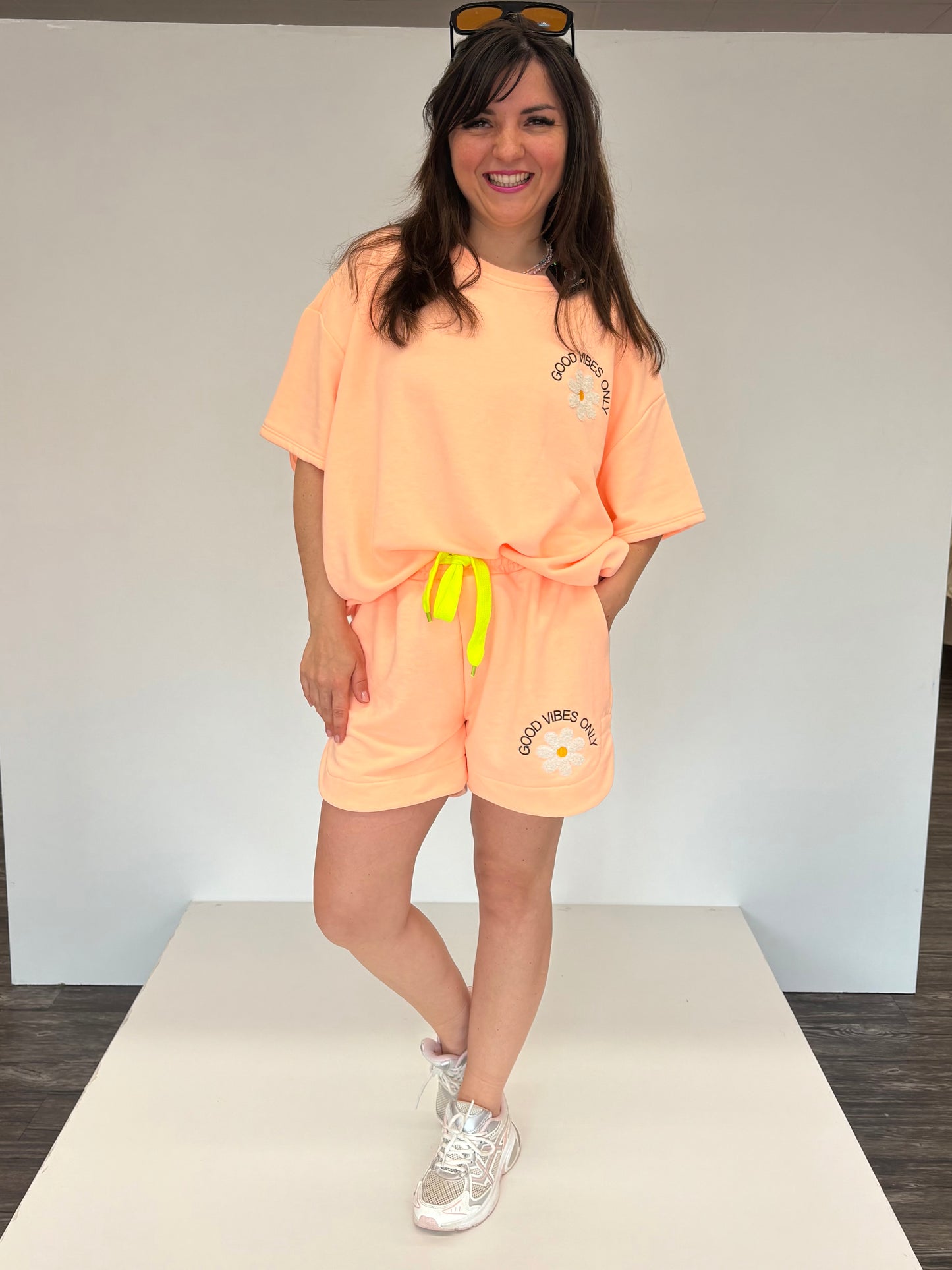 "Good vibes only" Set apricot