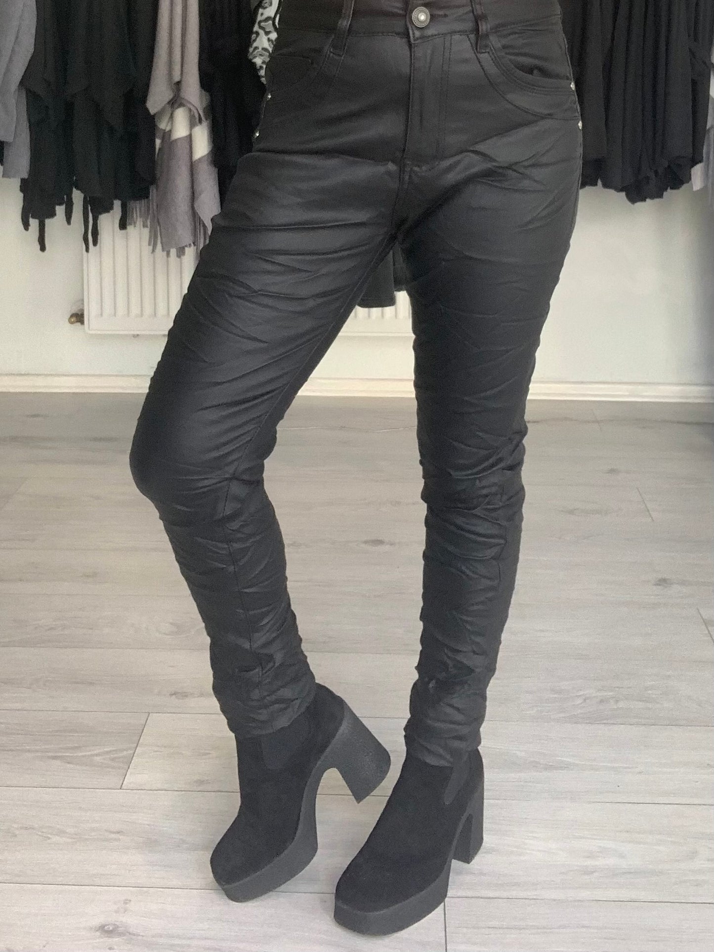 Kunstlederhose schwarz, Gr. 34-42