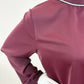 Bluse bordeaux mit Zierkette am Kragen, Gr. 34-40