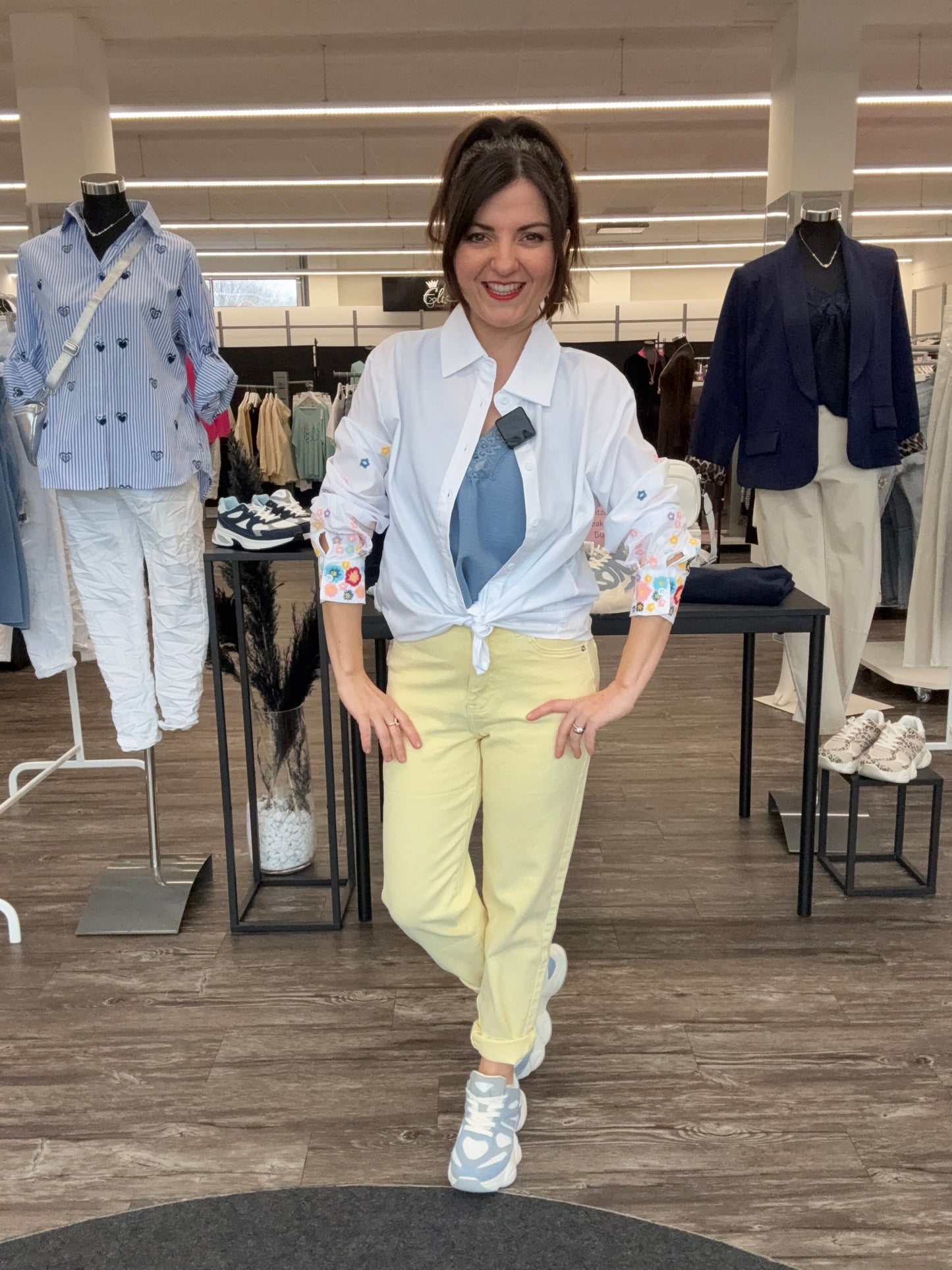 Bluse mit floraler Ärmelstickerei weiß, Gr. 36-40