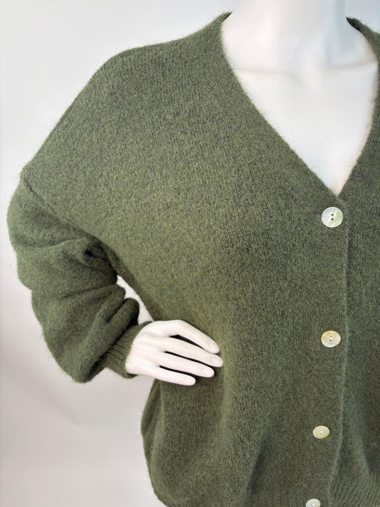 Strick-Cardigan oliv, Gr. 36-44