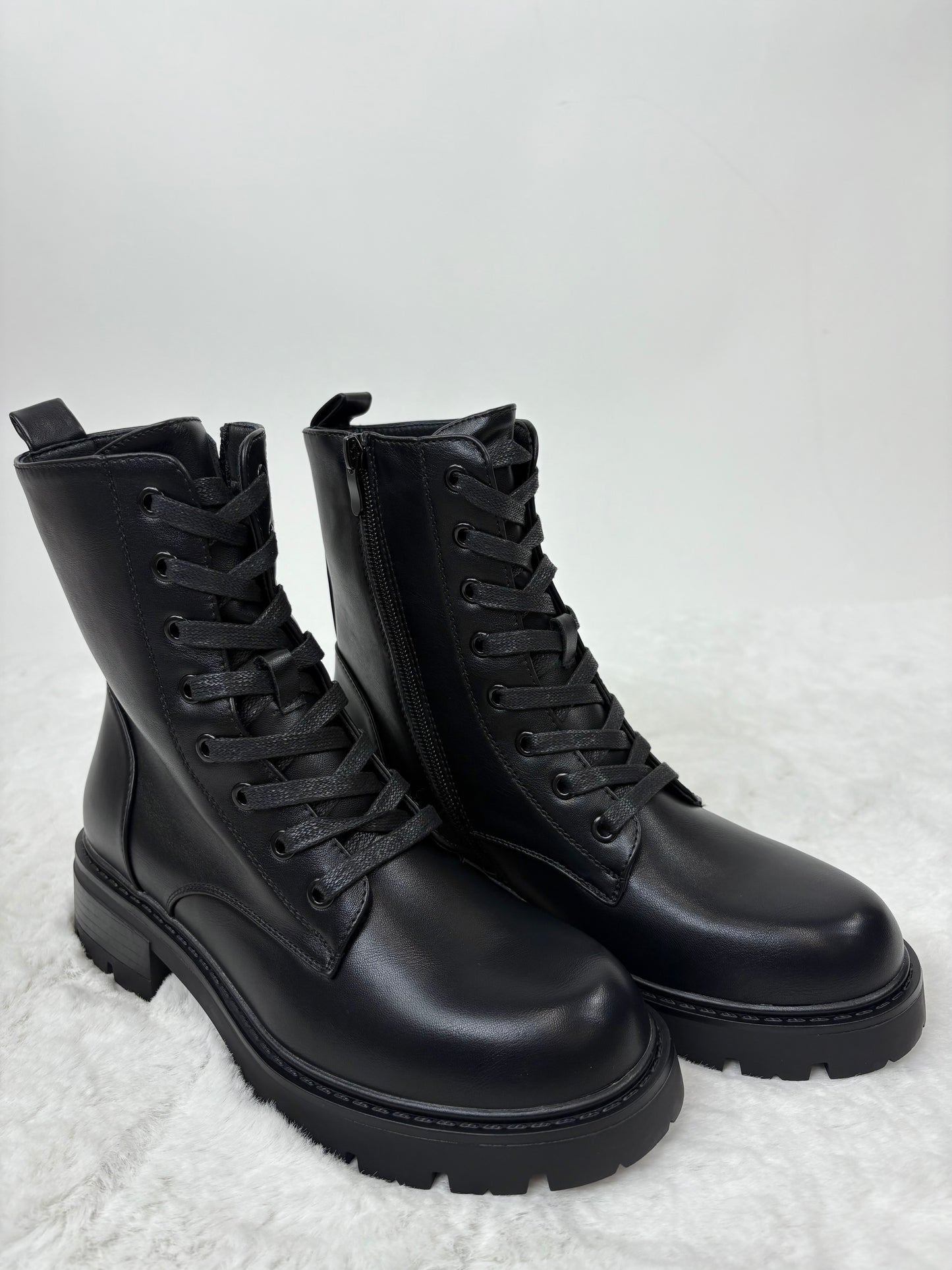 Schnür-Boot schwarz, Gr. 36-41