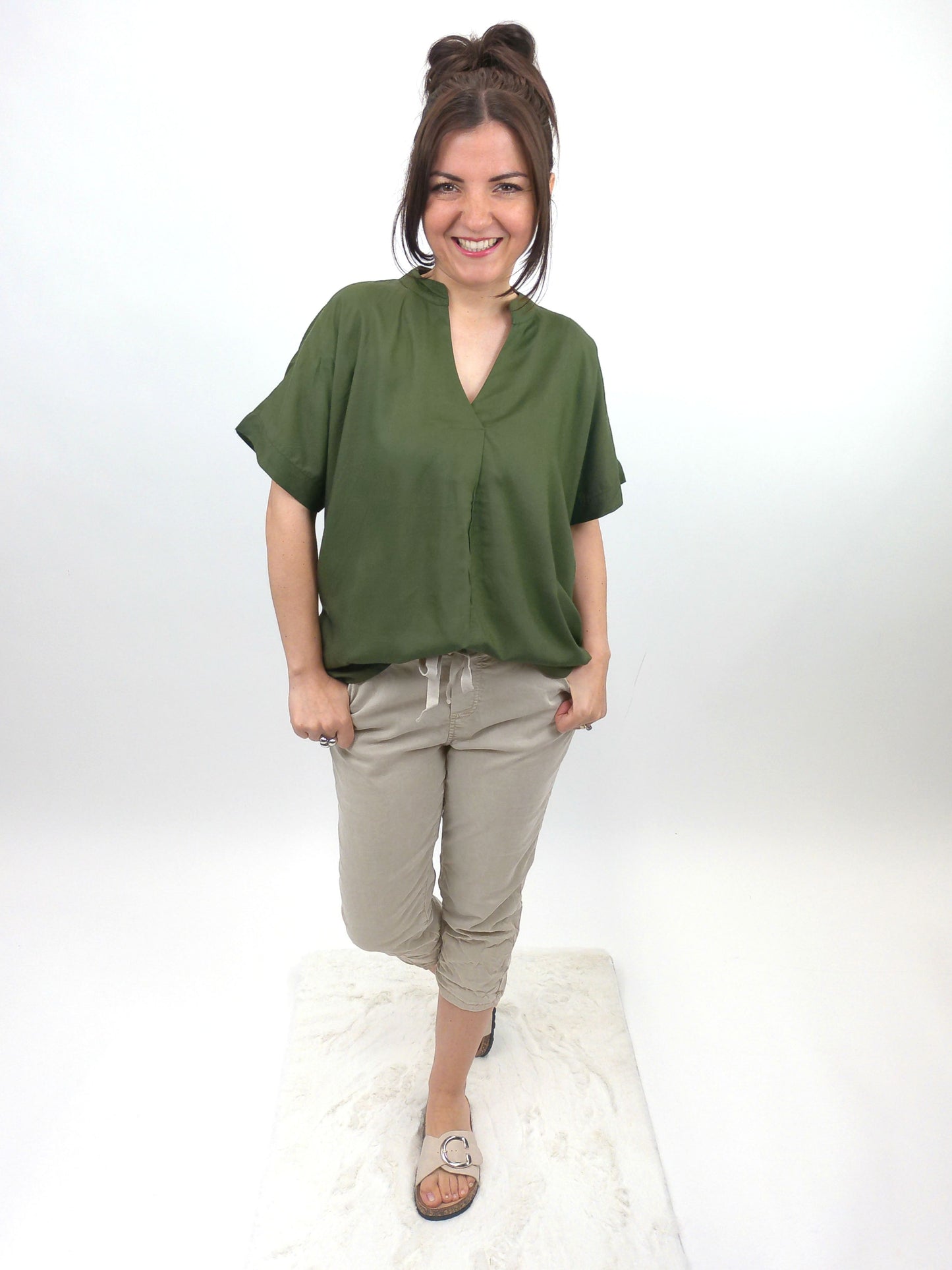 Bluse oliv, Gr. 36-42