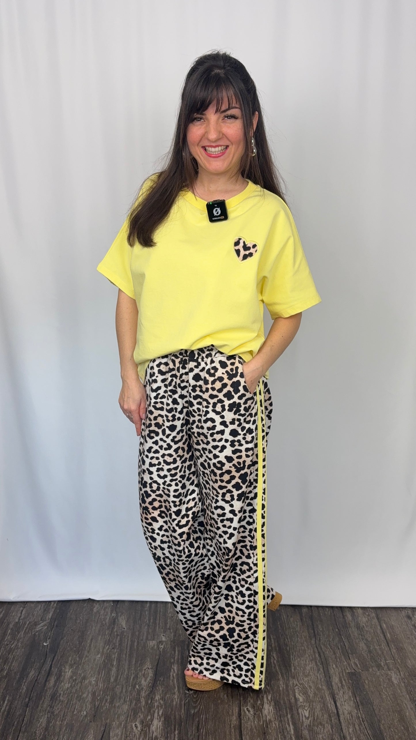 Oversized T-Shirt mit Leo Herz Stickerei gelb, Gr. 36-42