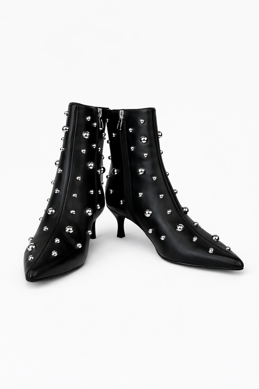 Schwarze Ankle Boots mit Nieten & Absatz Gr. 37 & 38