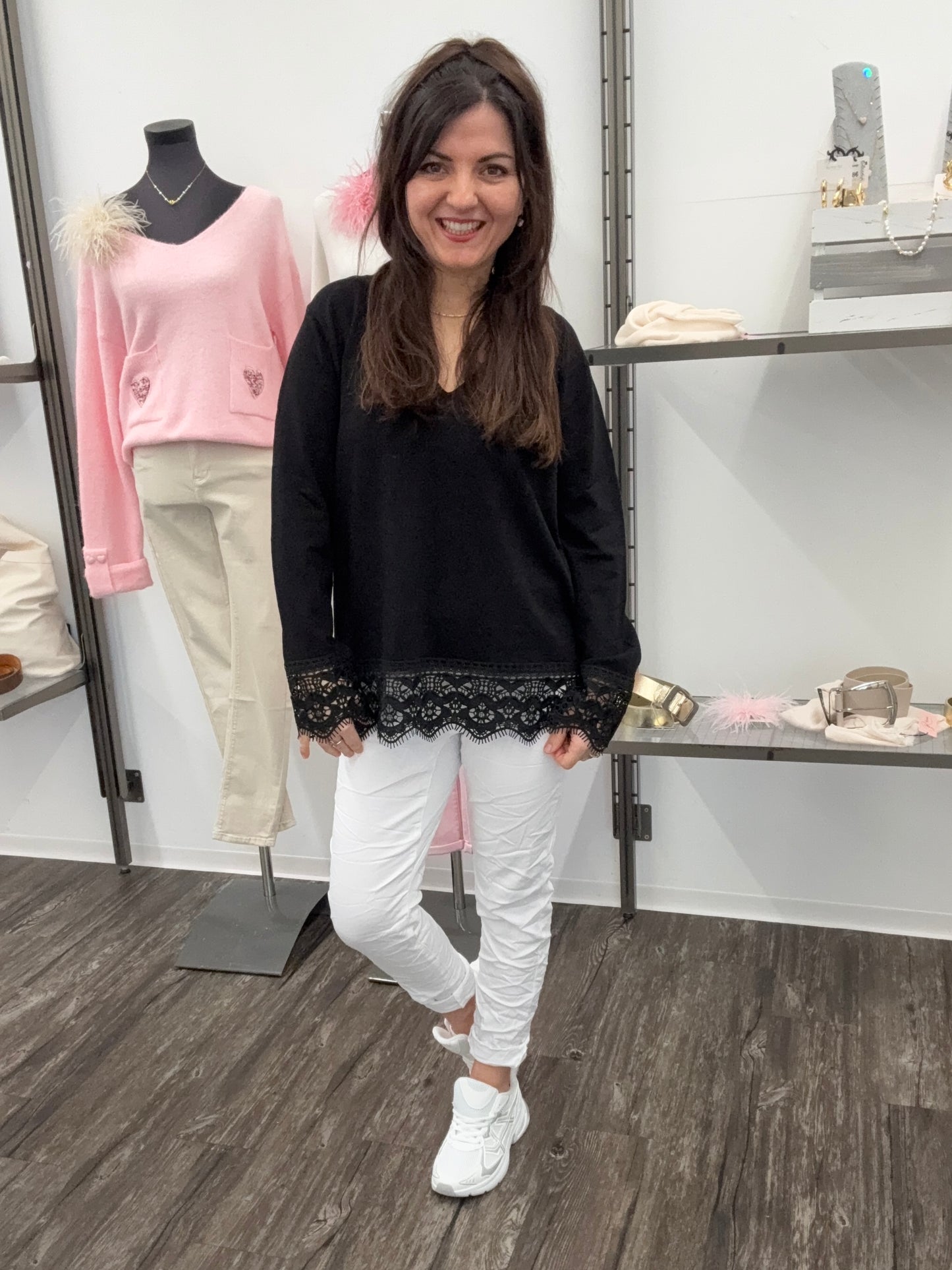 Damen langarm Shirt mit ausgestellten Ärmeln & Wimpern-Spitze weiß, Größe 36-42