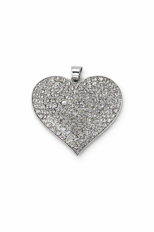 Funkelnder Herzanhänger mit Strasssteinen silber