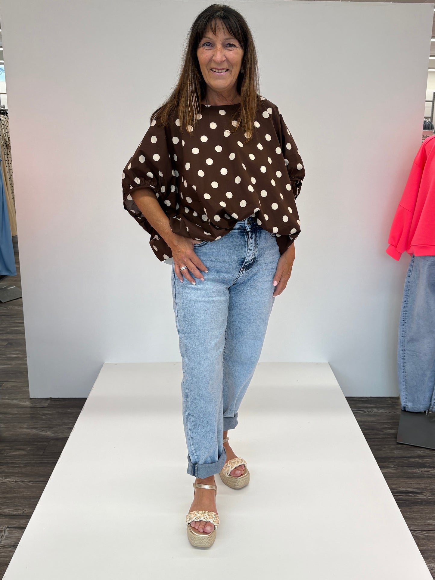 Bluse mit Punkten braun, Gr. 38-44