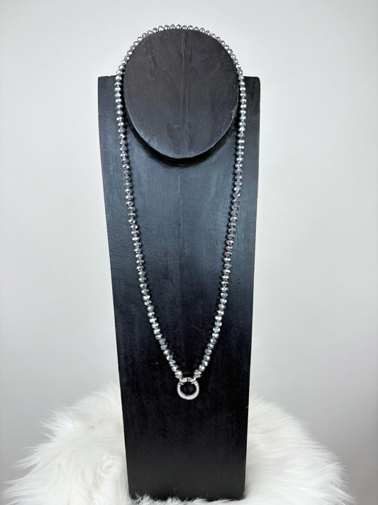 Serenza Halskette mit silbernen Facettperlen & Zirkonia Ring-Anhänger