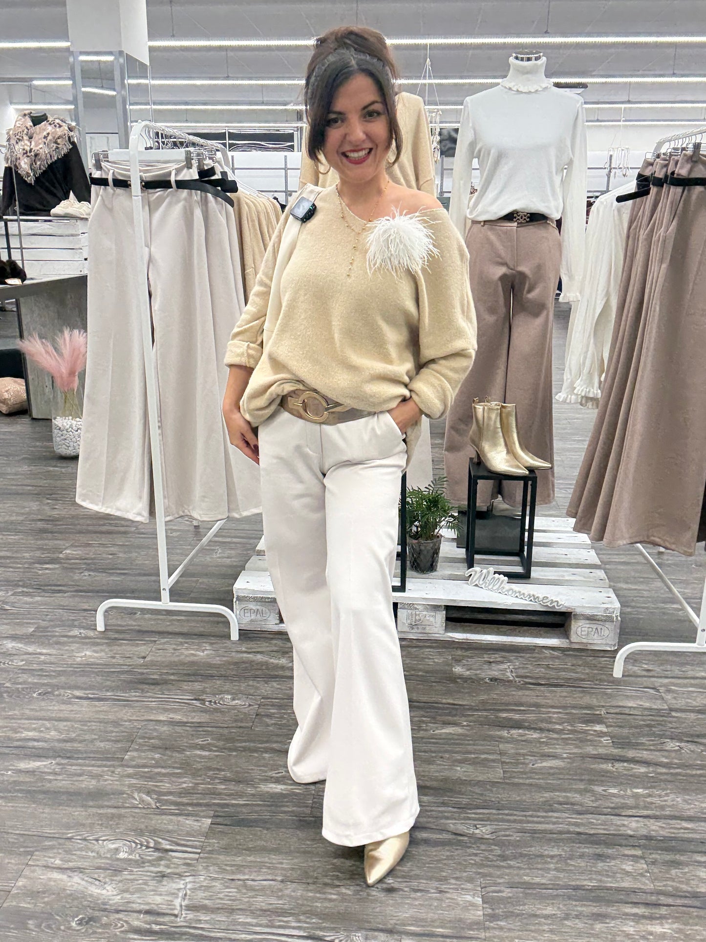 Elegante Stoffhose mit Gürtel wollweiß, Gr. 36-44