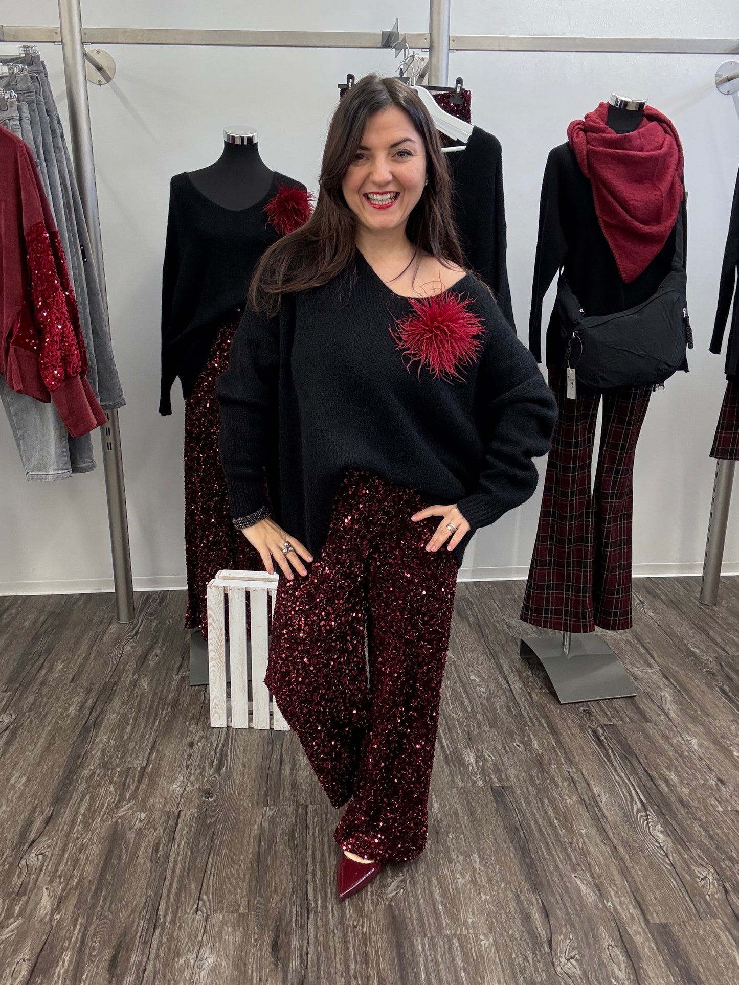 Samthose Pailletten bordeaux, Gr. 34/36 - 42/44