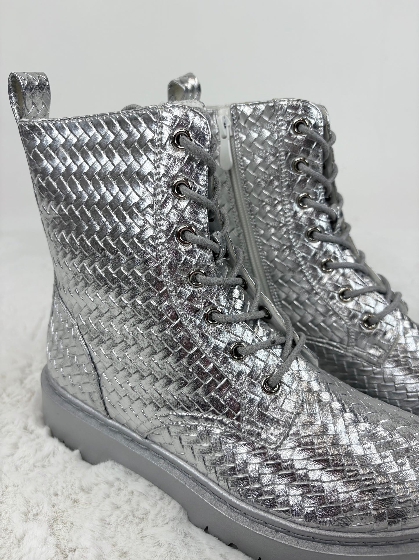 Schnürstiefeletten silber, Gr. 36-41