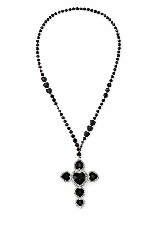 Elegante Perlenkette mit Kreuz-Anhänger aus Herzsteinen schwarz