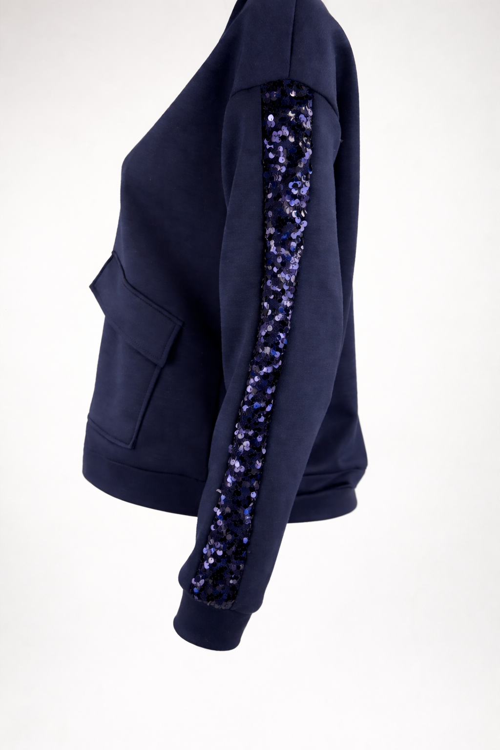 Sweatjacke mit Paillettenärmeln, Gr. 36-42