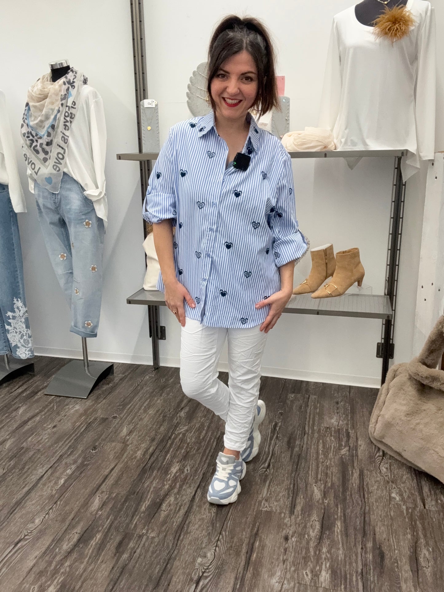 Gestreifte Bluse mit Herzstickerei blau/weiß, Gr. 36-42