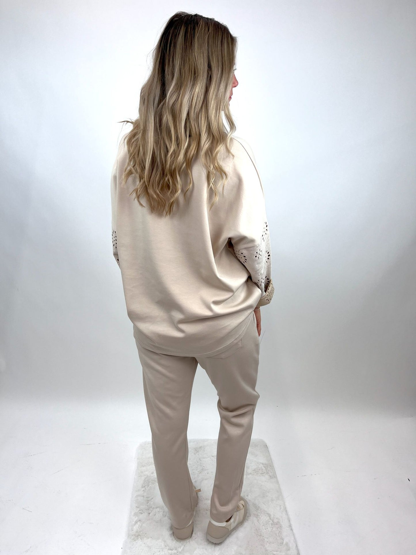Joggerpants beige mit Blüten Gr. 36-42