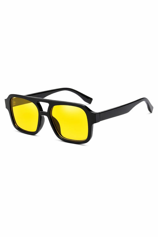 Eckige Sonnenbrille, Dunkles Gestell – gelbliche Gläser