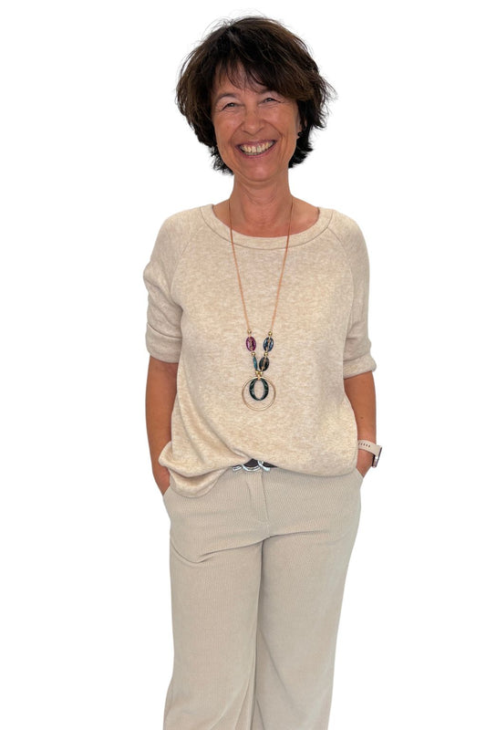Lässiges Shirt mit Schmuckkette beige, Gr. 36-42